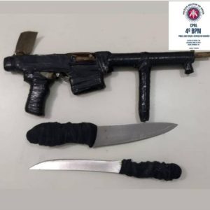 Policiais do Quarto Batalhão apreendem arma de fogo e adolescente suspeito de ato infracional análogo ao crime de tentativa de latrocínio.