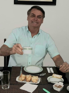 Para isentar Bolsonaro de responsabilidade sobre crises, seguidores (re)criam política “café com leite”