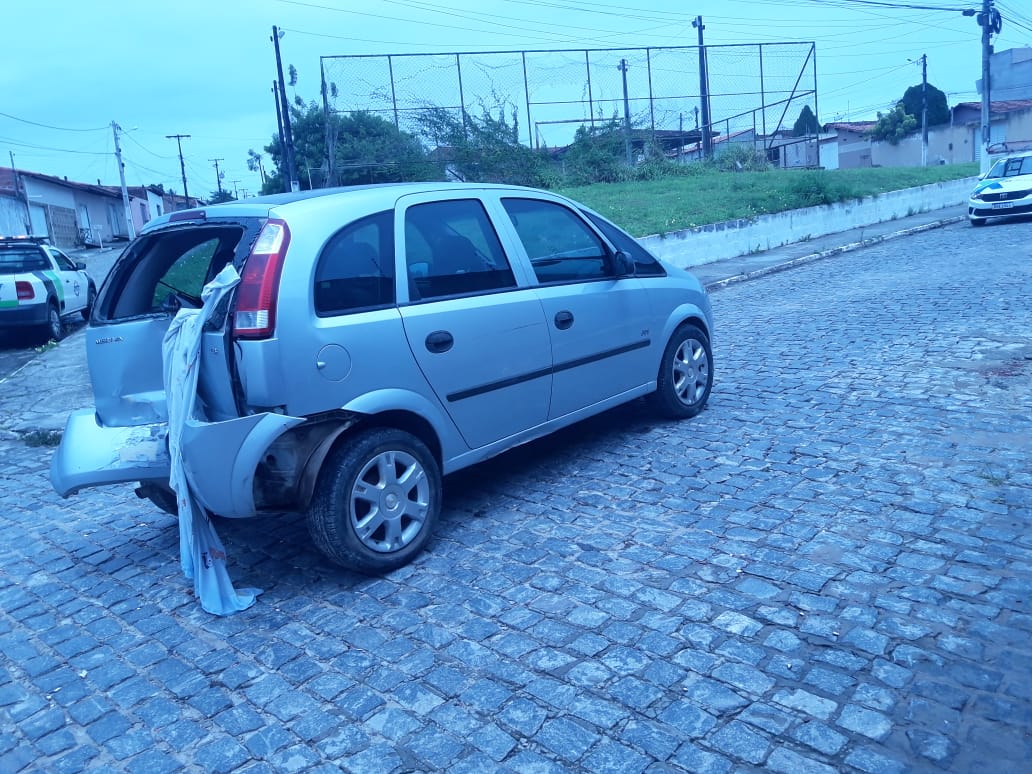 Em Alagoinhas, SMTT recupera carro furtado em Feira de Santana