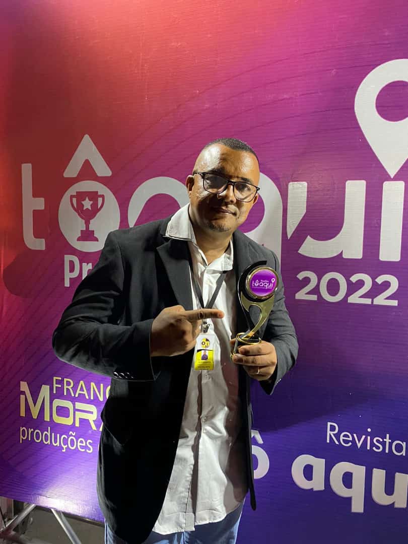 Radialista Jackson Santos recebe prêmio Tô Aqui Empresarial IV edição